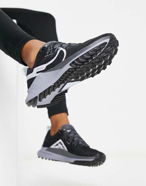 Negligencia médica Conversacional Competir Nike React Pegasus Trail 4 sneakers in black | ASOS