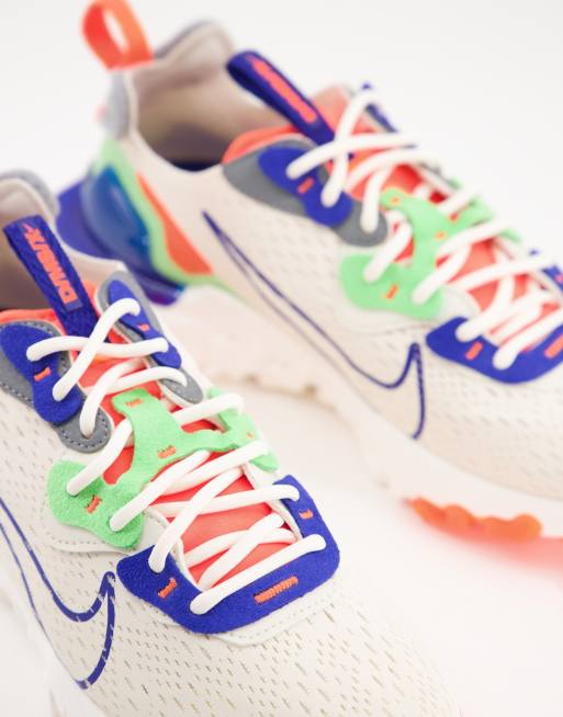Nike – React Vision – Buty sportowe w kolorze złamanej bieli z jaskrawymi wstawkami, 3 z 4