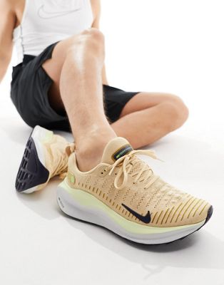 Nike Reactx Infinity Run 4 trainer in beige