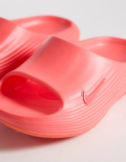 Nike ReactX Rejuven8 slides in pink , 3 of 5