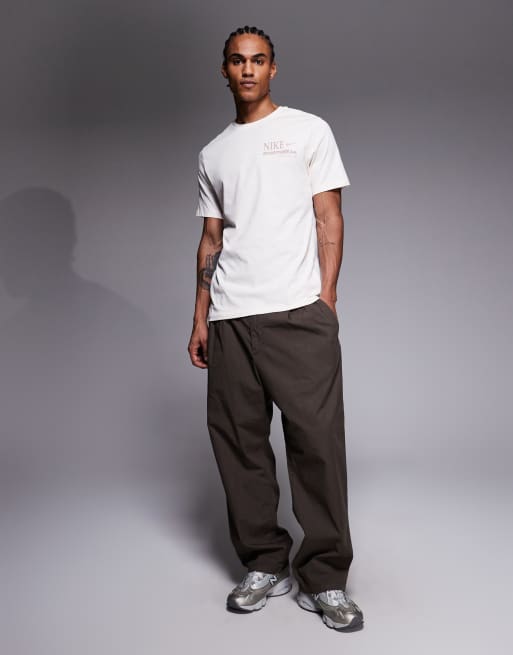 Nike Reef Encounters graphic t-shirt in white, 2 of 5