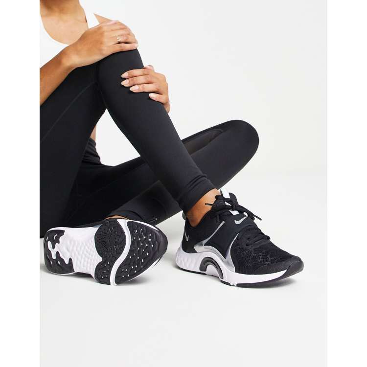 Oorlogsschip Smash Teleurgesteld Nike Renew In-Season TR 12 Premium sneakers in black - BLACK | ASOS