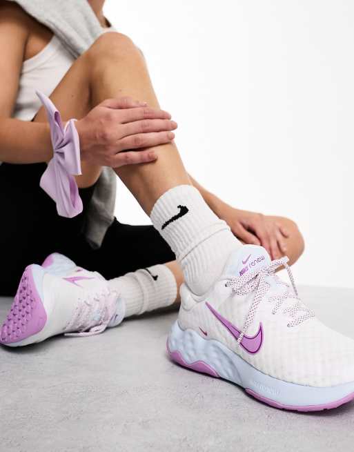 Women's nike clearance renew