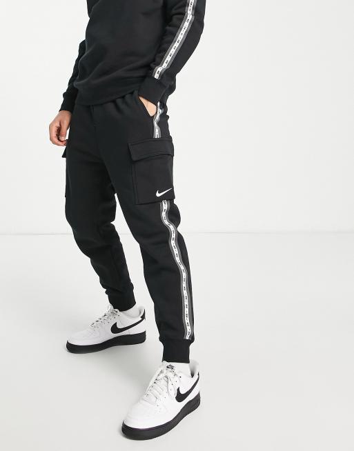 Nike - Repeat Pack - Fleece joggingbroek in zwart 