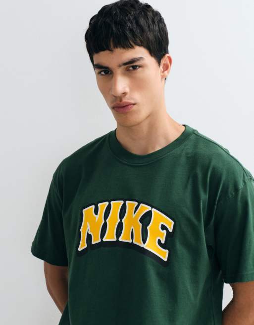 Nike Retro basketball graphic T-shirt in green , 2 of 5