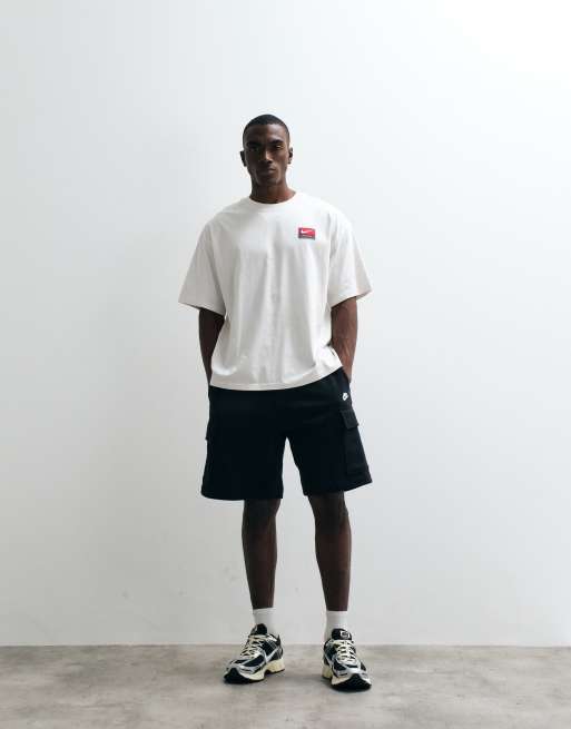 Nike - Retro - Camiseta blanco hueso de corte cuadrado extragrande con logo retro, 3 de 5
