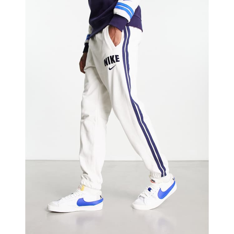 Nike archive hot sale joggers mens