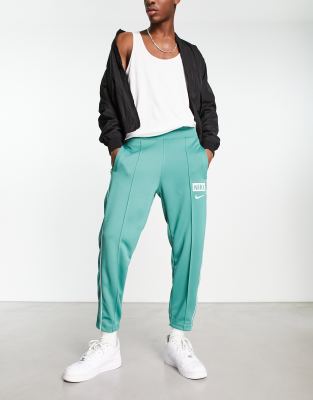 Retro joggers store