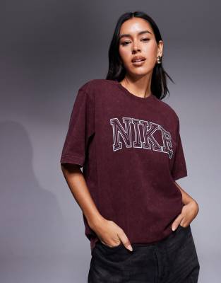 Nike Retro Logo Oversized T-shirt In Red
