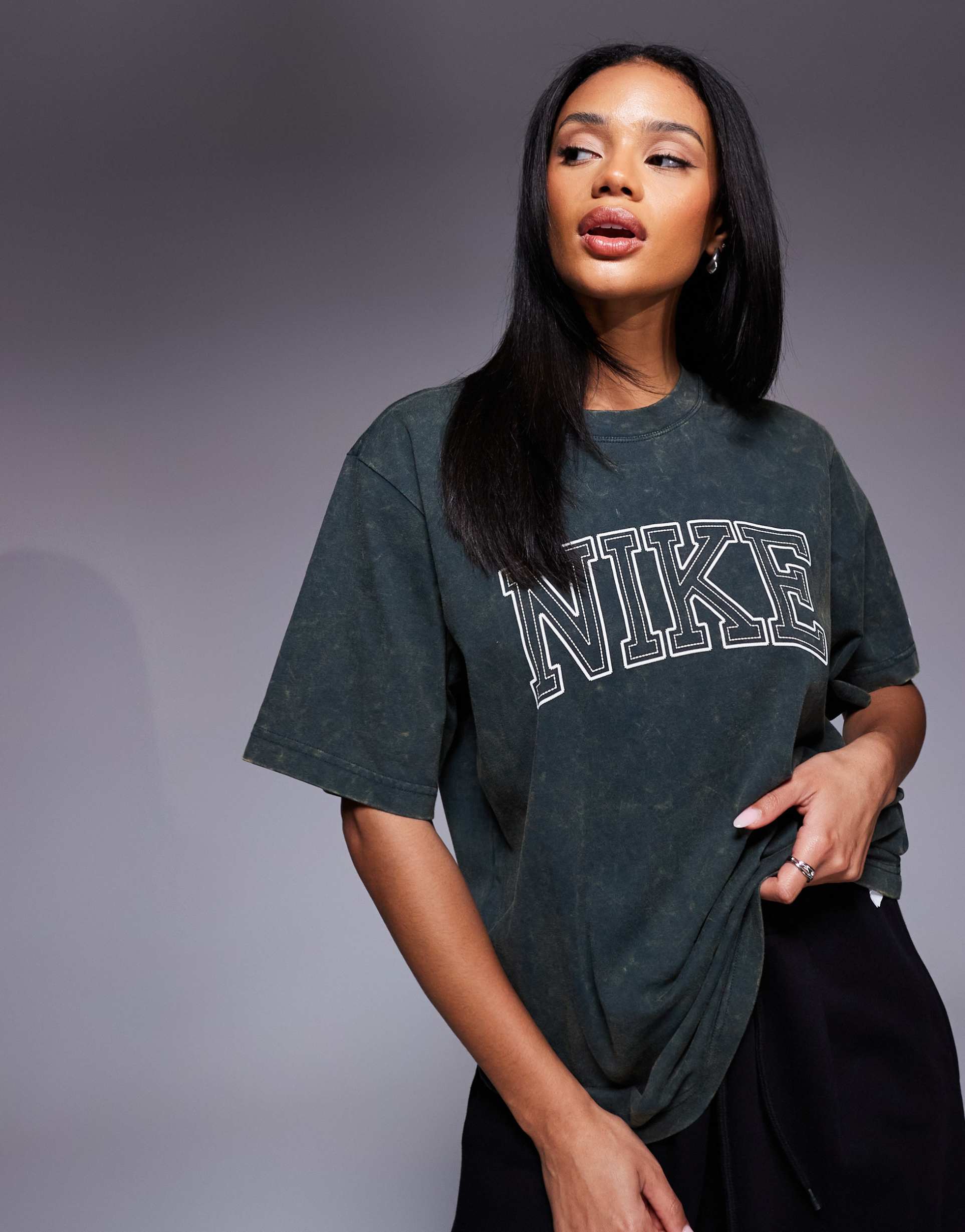 nike retro logo oversized t-shirt in dark green