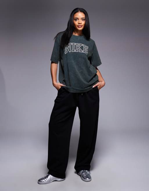 Nike retro logo oversized t-shirt in dark green