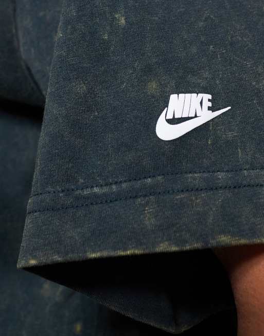 Nike retro logo oversized t-shirt in dark green