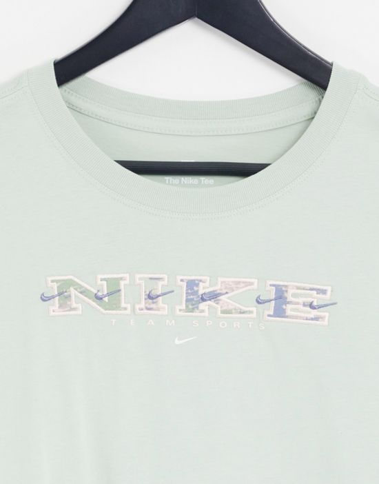 https://images.asos-media.com/products/nike-revival-pack-essential-logo-crop-t-shirt-in-pale-green/201015725-3?$n_550w$&wid=550&fit=constrain