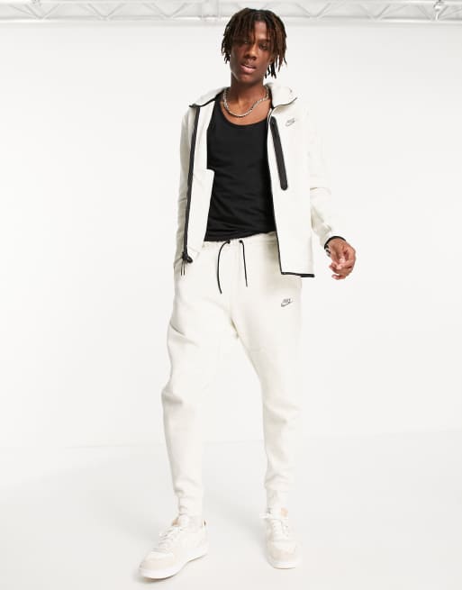 Nike - Revival Tech - Trainingspak van fleece in crème, 4 van 4