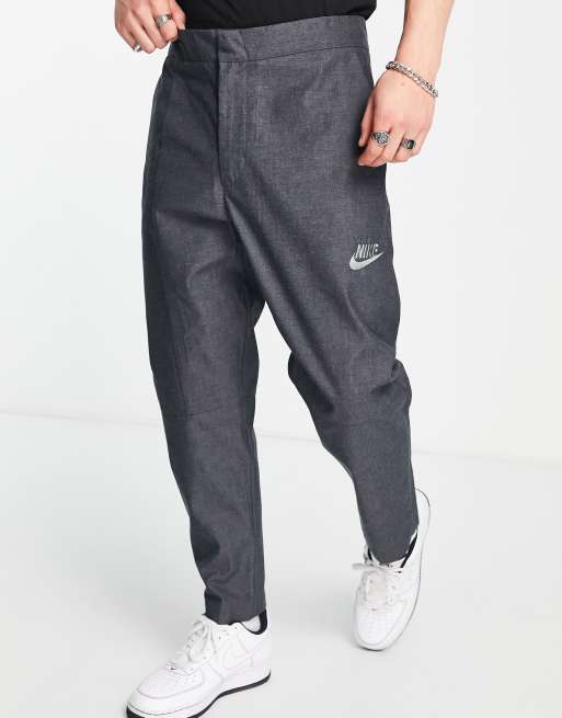Nike - Revival - Vævede bukser med lige ben i røggrå