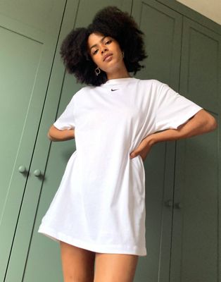 Femme Nike - Robe t-shirt oversize avec petit logo de la marque - Blanc