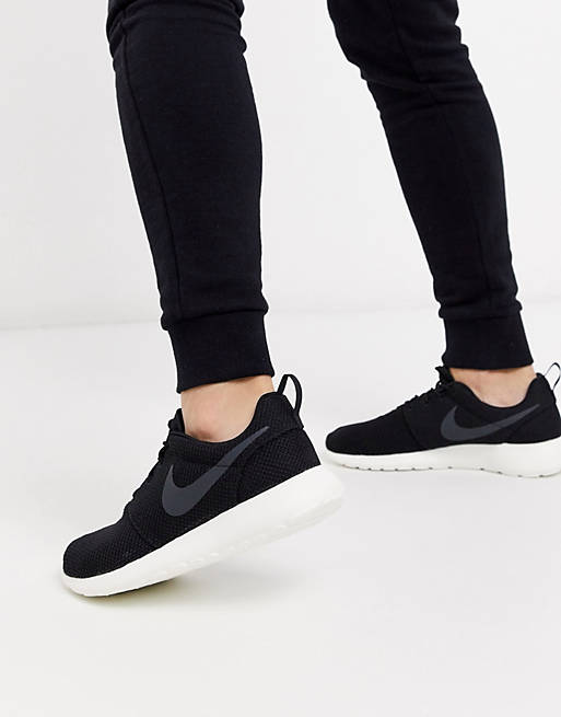 repentinamente Fabricación Sucio Nike Roshe One sneakers in black | ASOS