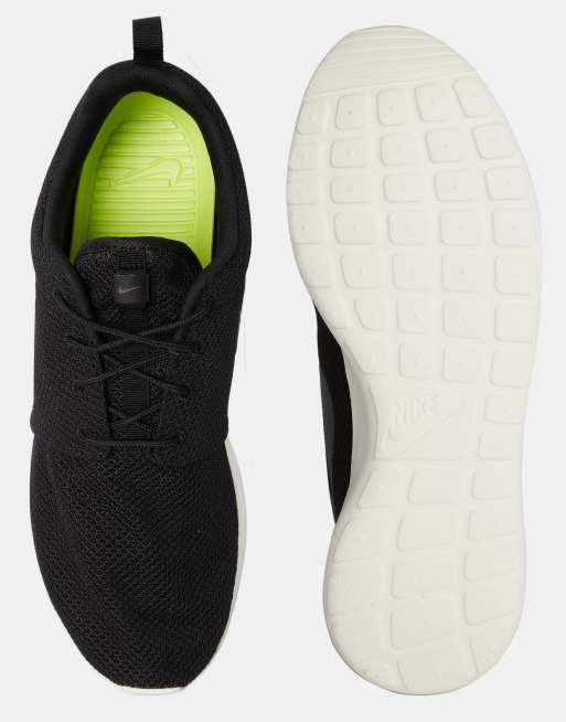 Roshe run shop tutte nere