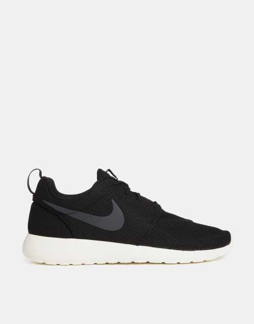 Nike run on sale roshe noir