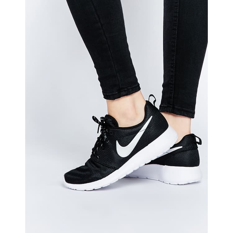 Bewolkt hand genoeg Nike Roshe - Run - Sneakers in zwart | ASOS