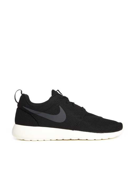 Roshe hot sale run trainers