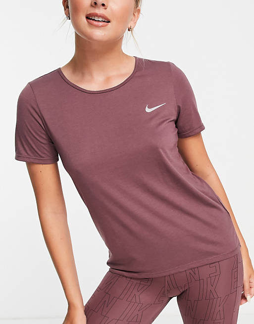 Women Nike Run Division Dri-FIT short sleeve t-shirt in purple 