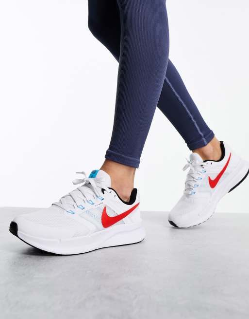 White nike 2025 run swift