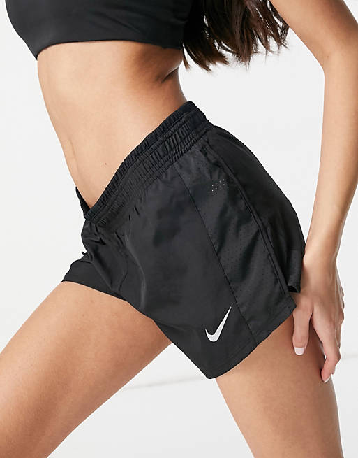 Nike Running – 10k – Schwarze Shorts
