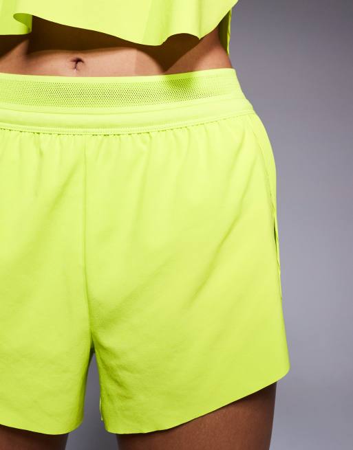Nike Running - Aeroswift Dri-FIT - Gule plisserede shorts med mellemhøj talje, 4 af 5
