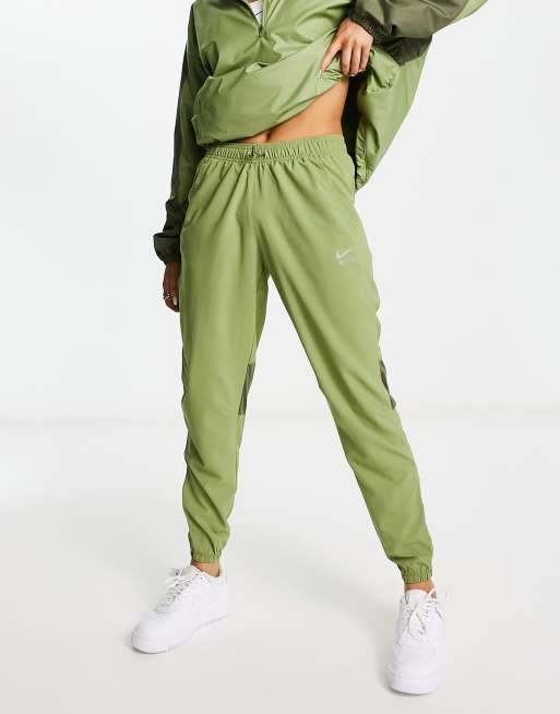 Nike Running - Air Dri-FIT - Pantalon de jogging tissé - Kaki