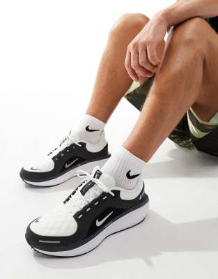 Nike Running Air Winflo 11 Gore-Tex trainers in black and white