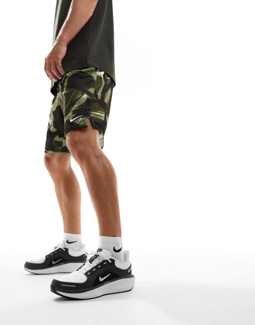 Nike Running Air Winflo 11 Gore Tex trainers in black and white ASOS