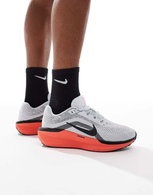 Nike Running Air Winflo 11 running trainers in grey and red 
