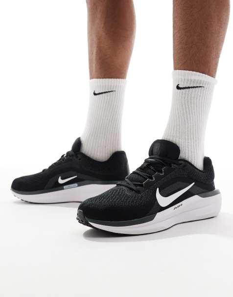 Nike Running Air Winflo 11 trainers in black - view 1