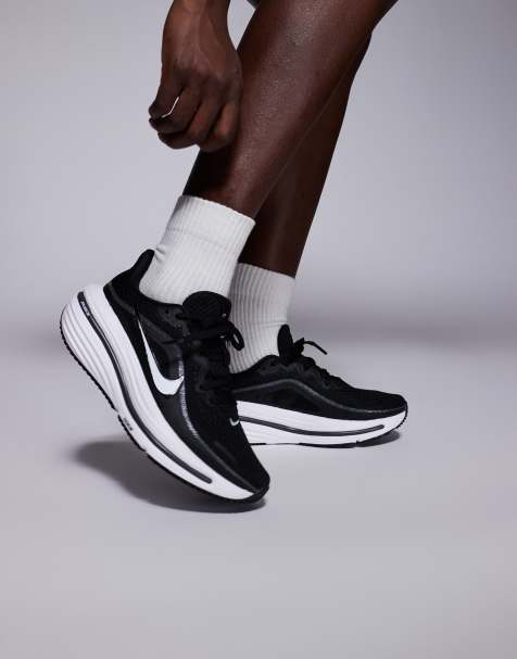 Nike Running Air Winflo 12 trainers in black and white - view 1