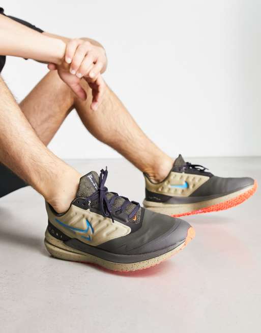 Nike Running - Air Winflo 9 Shield - Beige sneakers