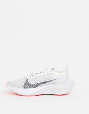 nike running zoom gravity sneakers in white