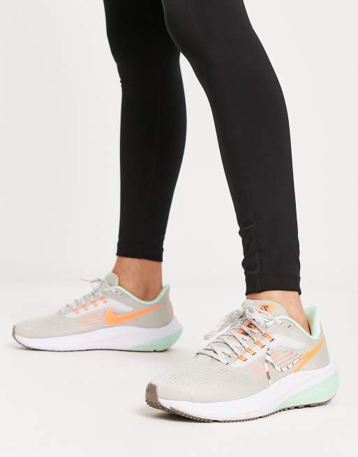 Nike Running – Air Zoom Pegasus 39 Premium – Sneaker in Hellgrau