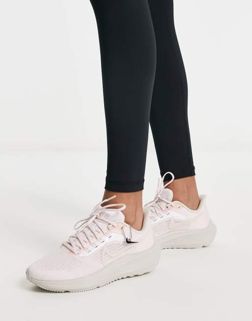 Nike Running – Air Zoom Pegasus 39 – Sneaker in gebrochenem Weiß