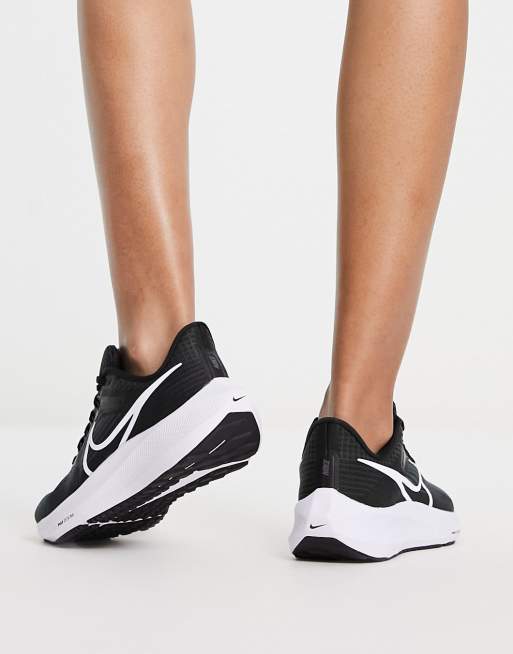 Nike Running Air Zoom Pegasus 39 trainers in black, 2 of 4