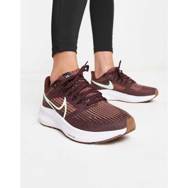 Maroon nike trainers sale