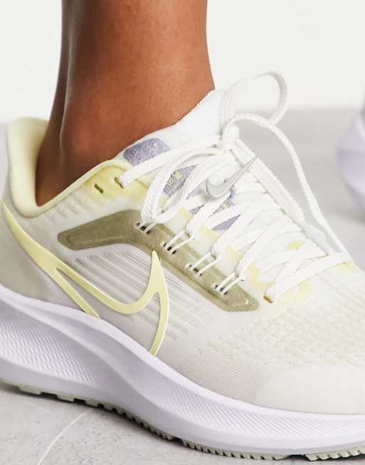 Nike Running Air Zoom Pegasus 39 trainers in yellow