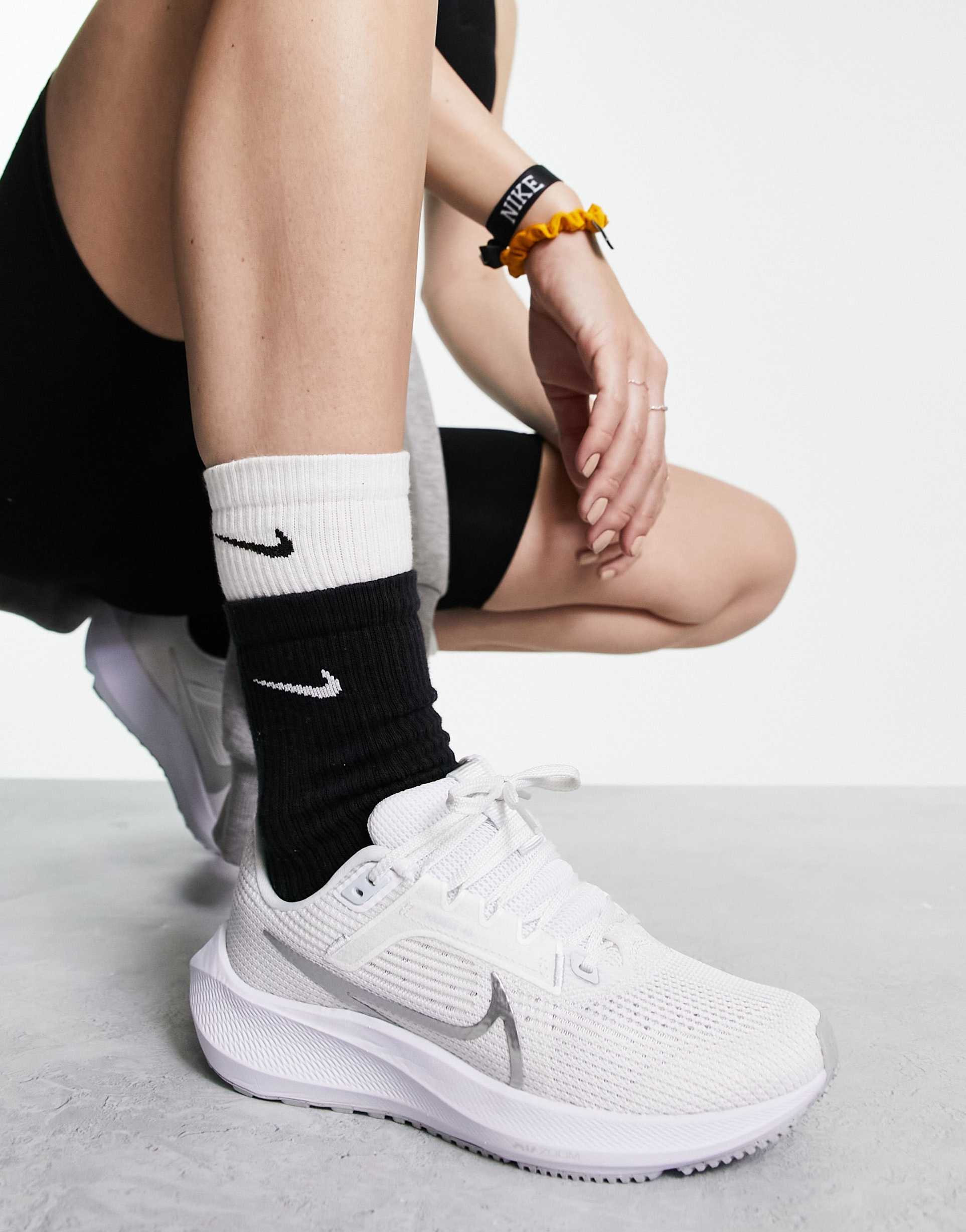 nike running air zoom pegasus 40 sneakers in white and silver