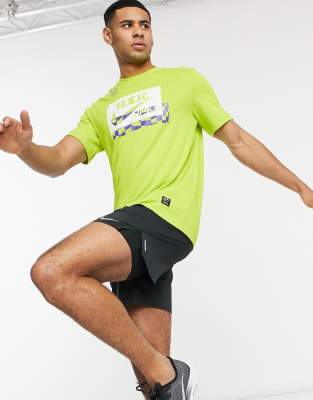 NIKE ARTIST IN RESIDENCE LOGO T-SHIRT IN GREEN CW0939-308