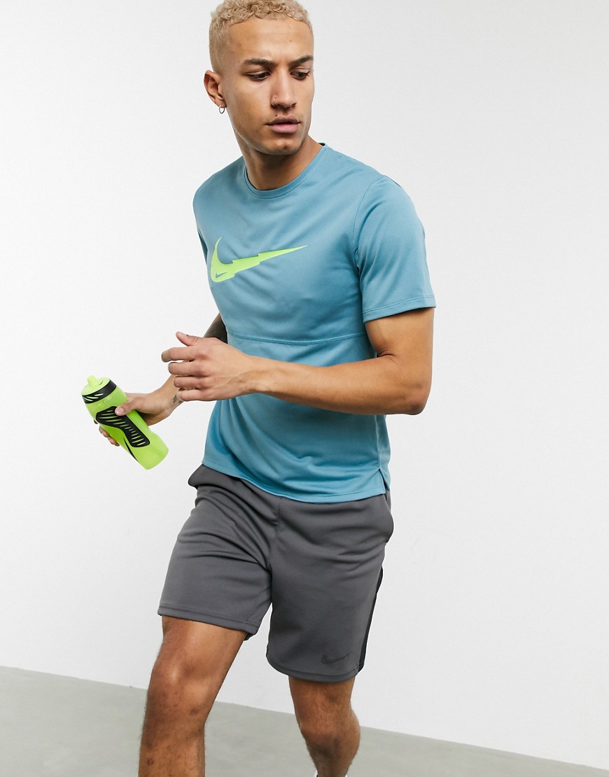 Nike Running – Breathe – Blå t-shirt med stor logga