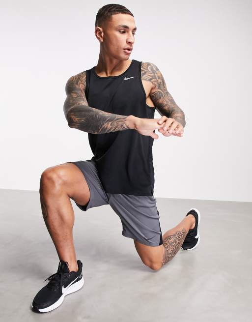Nike Running - Breathe - Sort undertrøje