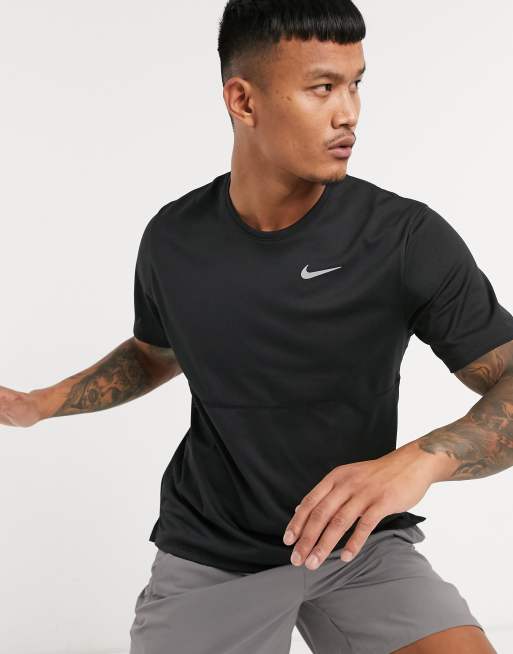 tee shirt running nike