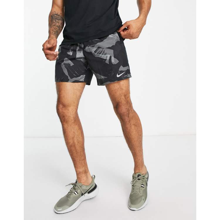 Camouflage shop shorts nike