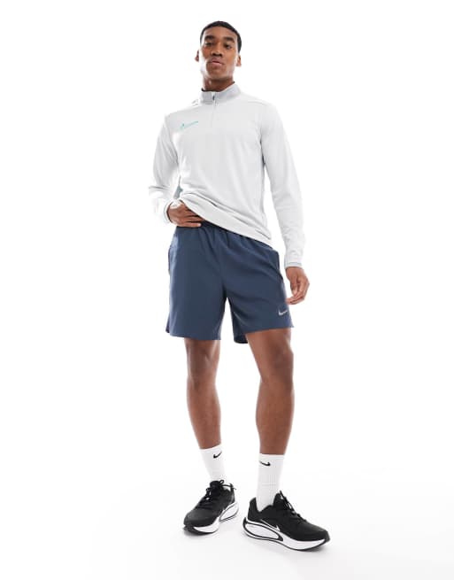 Nike Running - Challenger -2 in 1 short van 7 inch in marineblauw