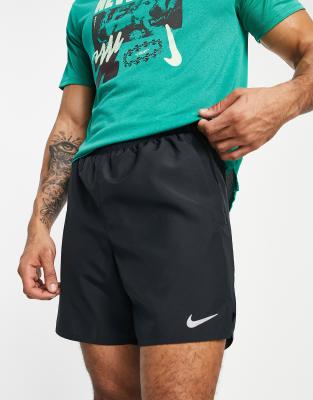 Nike Running – Challenger – 2-in-1-Shorts in Schwarz